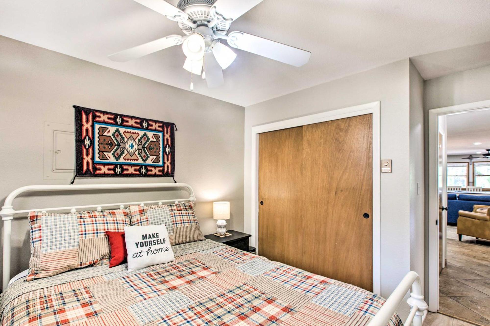 Main St Red River Ski Condo With Mountain View! Eksteriør bilde